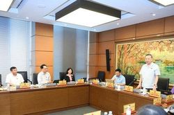Đại biểu Quốc hội: Chuyển trọng tâm sang xây dựng văn hóa thượng tôn pháp luật