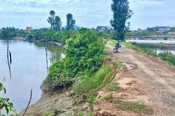 Đê xuống cấp, người dân thấp thỏm trước mùa mưa lũ