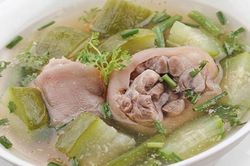 Món chân giò hầm đu đủ có thực sự lợi sữa? Lời giải thích của chuyên gia dinh dưỡng