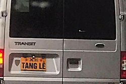 Tài xế dùng biển 'xe tang lễ' che biển số bị xử phạt thế nào?