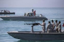 Iran c&acirc;n nhắc để ch&acirc;u &Acirc;u r&agrave; ph&aacute; thủy l&ocirc;i tại eo biển Hormuz
