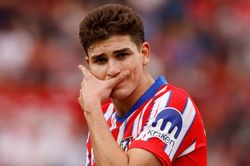Sếp lớn Barca 'đi đêm' vụ Alvarez
