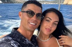 Vợ sắp cưới của Ronaldo đáp trả