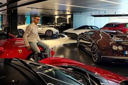 Cristiano Ronaldo khoe dàn siêu xe 'đồ chơi' giá hàng chục triệu USD
