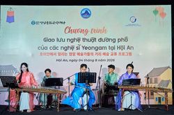 Nghệ thuật Yeongam khuấy động đêm phố cổ Hội An