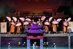 Sân khấu đang thiếu điều gì để bứt phá?