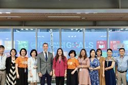 Thí điểm hỗ trợ sức khỏe sinh sản ngoài giờ cho nữ công nhân