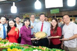 An Giang: Ngày hội hàng trăm loại bánh ngon