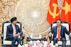 [Ảnh] Thường trực Ban Bí thư Trần Cẩm Tú tiếp Đại sứ Singapore Rajpal Singh