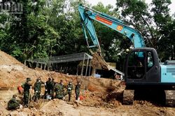 Phát hiện quy tập thêm 12 bộ hài cốt liệt sĩ tại Công viên Lê Thị Riêng