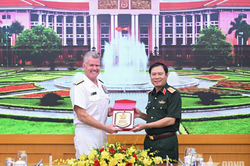 Đại tướng Nguyễn Tân Cương hội kiến Tư lệnh Bộ tư lệnh Thái Bình Dương (Hoa Kỳ)