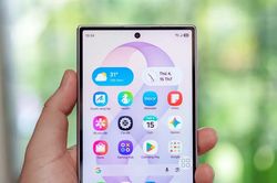 Điện thoại gập 'vừa gọn gàng, vừa rộng mở'
