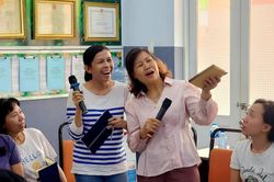 Lần đầu tiên trường học tổ chức câu lạc bộ tiếng Anh dành riêng cho giáo viên