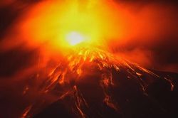 Gần 2.000 người ở Guatemala sơ tán vì núi lửa phun trào