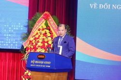X&acirc;y dựng nền đối ngoại to&agrave;n diện tr&ecirc;n nền tảng con người, tri thức v&agrave; thể chế