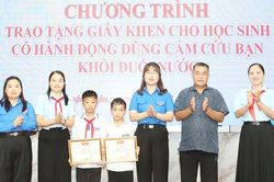 Đội viên mưu trí cứu em nhỏ khỏi đuối nước ở Sơn La được tuyên dương
