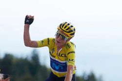 Nghi vấn dùng 'áo ngực độn' ăn gian khí động học gây tranh cãi tại Tour de France nữ