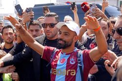 Salah khiến Istanbul b&ugrave;ng nổ, k&yacute; hợp đồng với đội b&oacute;ng Thổ Nhĩ Kỳ v&agrave;o ng&agrave;y mai