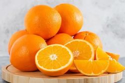 Nghiên cứu mới xác nhận nhiều người vứt bỏ phần bổ dưỡng nhất của quả cam