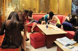 TPHCM: Hơn 7.000 kh&aacute;ch sạn, nh&agrave; nghỉ, bar... v&agrave;o 'tầm ngắm' kiểm tra tệ nạn mại d&acirc;m