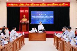 Khởi tố thêm 2 bị can, tổ chức thi lại cho các thí sinh điểm thi THPT Chuyên Tuyên Quang