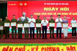 Phó Chủ tịch Thường trực HĐND tỉnh Dương Đình Chỉnh dự Ngày hội 'Toàn dân bảo vệ an ninh Tổ quốc' tại xã Văn Kiều