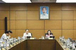 Đại biểu Quốc hội thảo luận về dự án sửa đổi Luật Xuất bản, Luật Kiến trúc