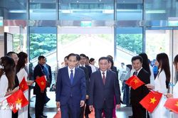 Thường trực Ban Bí thư Trần Cẩm Tú dự Phiên họp toàn thể về Đối ngoại Đảng và Đối ngoại nhân dân