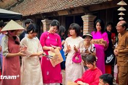 Đưa tranh AI vào nhóm nguy cơ cần ngăn chặn để bảo vệ di sản nghề làm tranh Đông Hồ