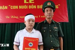 Bộ đội biên phòng Đà Nẵng nhận nuôi học sinh lớp 4 mồ côi cả cha lẫn mẹ