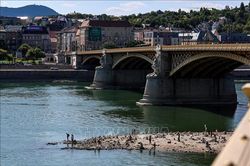 Mực nước s&ocirc;ng Danube thấp kỷ lục, loạt x&aacute;c t&agrave;u chiến Đức lộ diện
