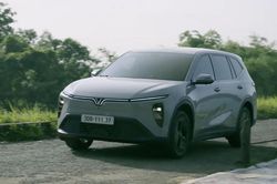 Đổi SUV máy dầu gắn bó 14 năm sang VinFast VF MPV 7, chủ xe chia sẻ: 'Dùng nhẹ đầu, nuôi nhẹ gánh'