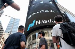 SpaceX đặt tham vọng xây dựng mạng di động toàn diện đe dọa vị thế của các gã khổng lồ viễn thông Mỹ