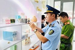 C&agrave; Mau tăng cường cao điểm chống h&agrave;ng lậu, h&agrave;ng giả trong th&aacute;ng 8