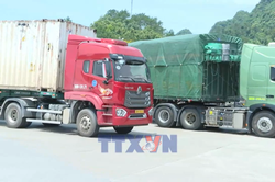 Xuất nhập khẩu qua các cửa khẩu Lạng Sơn duy trì nhịp độ cao