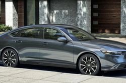 Xe hybrid của Honda lập kỷ lục doanh số tại Mỹ do giá xăng tăng cao