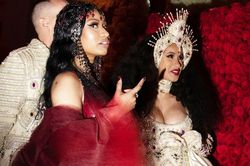 Cardi B chính thức vượt Nicki Minaj, lập kỷ lục chưa nữ rapper nào chạm tới