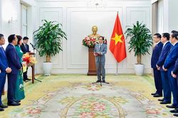 Bà Nguyễn Thị Hoàng Vân và ông Nguyễn Hoàng Long giữ chức Thứ trưởng Bộ Ngoại giao