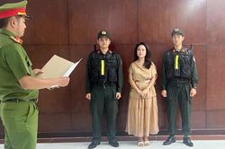 Ca sĩ Phương Diễm Huyền bị khởi tố