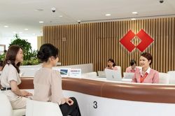 Lãi suất tiết kiệm Techcombank tháng 8/2026 không đổi, kỳ hạn dài giữ mức 6,9%/năm