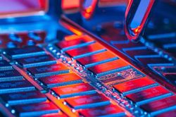 Hai 'ông lớn' Hàn Quốc thống trị 65% thị trường bộ nhớ DRAM toàn cầu