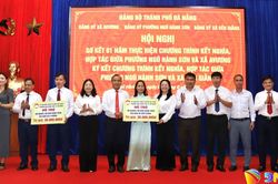 Phường Ngũ Hành Sơn sơ kết chương trình kết nghĩa với xã Avương và tổ chức kết nghĩa với xã Bến Giằng