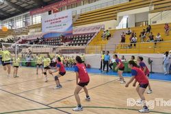 Đội Cụm 3 Cao Lãnh thắng lớn môn bóng chuyền hơi nữ