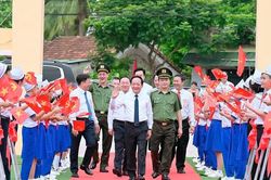 Trưởng Ban Tuyên giáo Trung ương Trịnh Văn Quyết dự Ngày hội toàn dân bảo vệ ANTQ tại phường Hoài Nhơn Bắc
