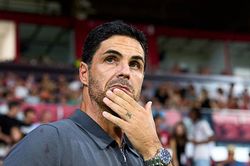 Mikel Arteta và Arsenal: Cuộc chiến chống lại tiêu chuẩn kép của truyền thông Anh