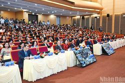 Hội nghị Ngoại giao lần thứ 33: Phiên họp toàn thể về đối ngoại Đảng và đối ngoại Nhân dân