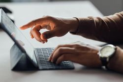 Nghi vấn AI nhấn ch&igrave;m bản thảo từng được trả gi&aacute; hơn 2 triệu USD