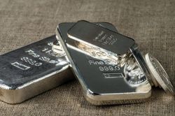 Ngày 5/8: Giá bạc trong nước và thế giới đồng loạt tăng
