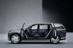 Genesis làm SUV điện hạng sang với cửa như Rolls-Royce