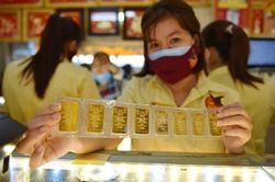 Biến động khó đoán trên thị trường vàng và dầu mỏ
